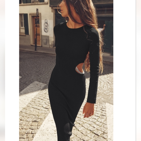 CHAIN APPLIQUÉ KNIT DRESS WITH CUT-OUT DETAIL SIZE M - Picture 2 of 10